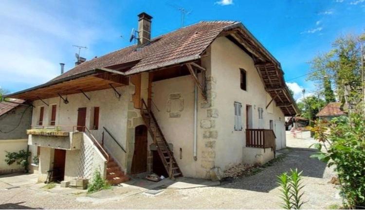 Le Deja Viuz Apartment *